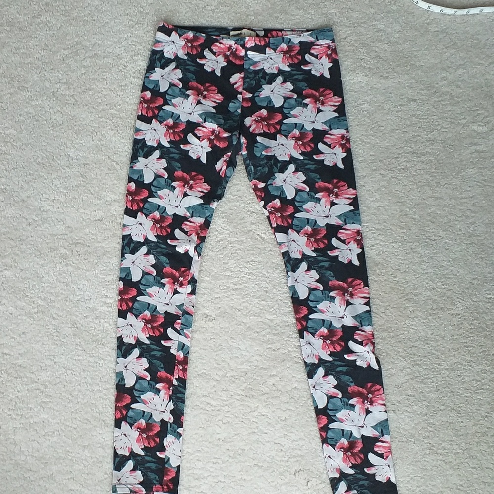 Hollister Flower Print Leggings Small